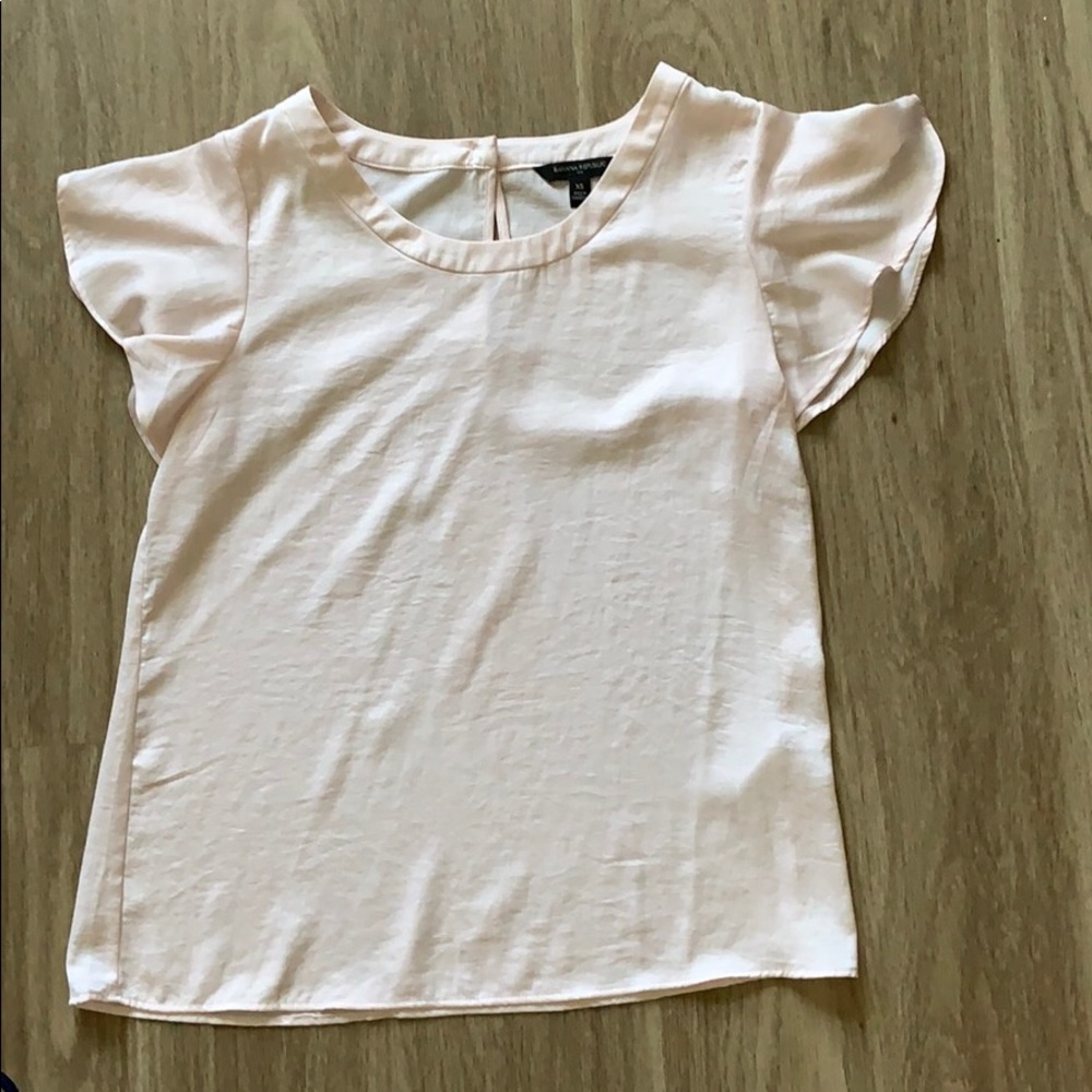 Banana republic pink silky shirt. Flutter sleeve